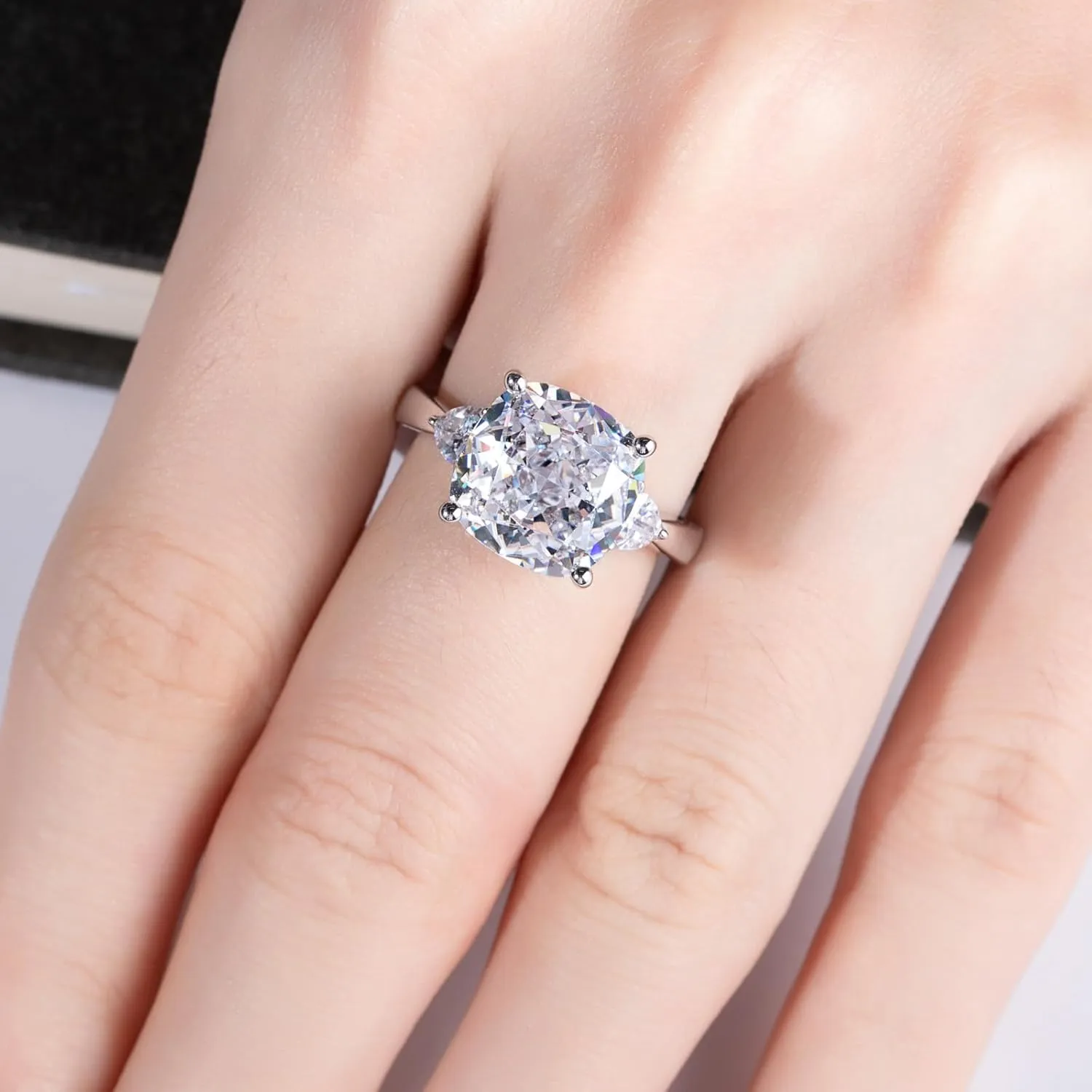 5ct-7ct Cubic Zirconia 3 Stones Engagement Rings 5A Grade Simulated Diamond Round Cut/Cushion Cut/Asscher Cut/Heart Cut/Emerald Cut CZ Anniversary Promise Wedding Rings for Women