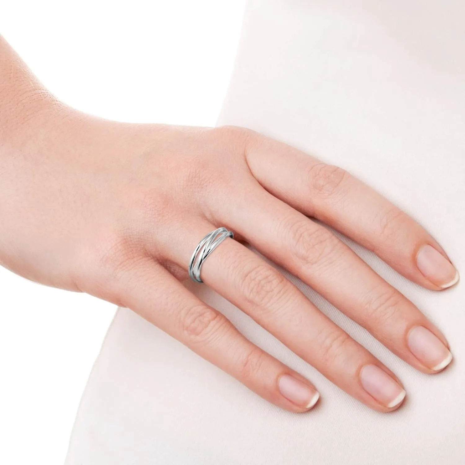 AeraVida Interconnected Trinity Band .925 Sterling Silver Ring | Elegant Wedding Rings For Women | Casual Comfort Fit Silver Rings for Women | Couple Unisex Ring | Sterling Silver Rings Sizes 6-13