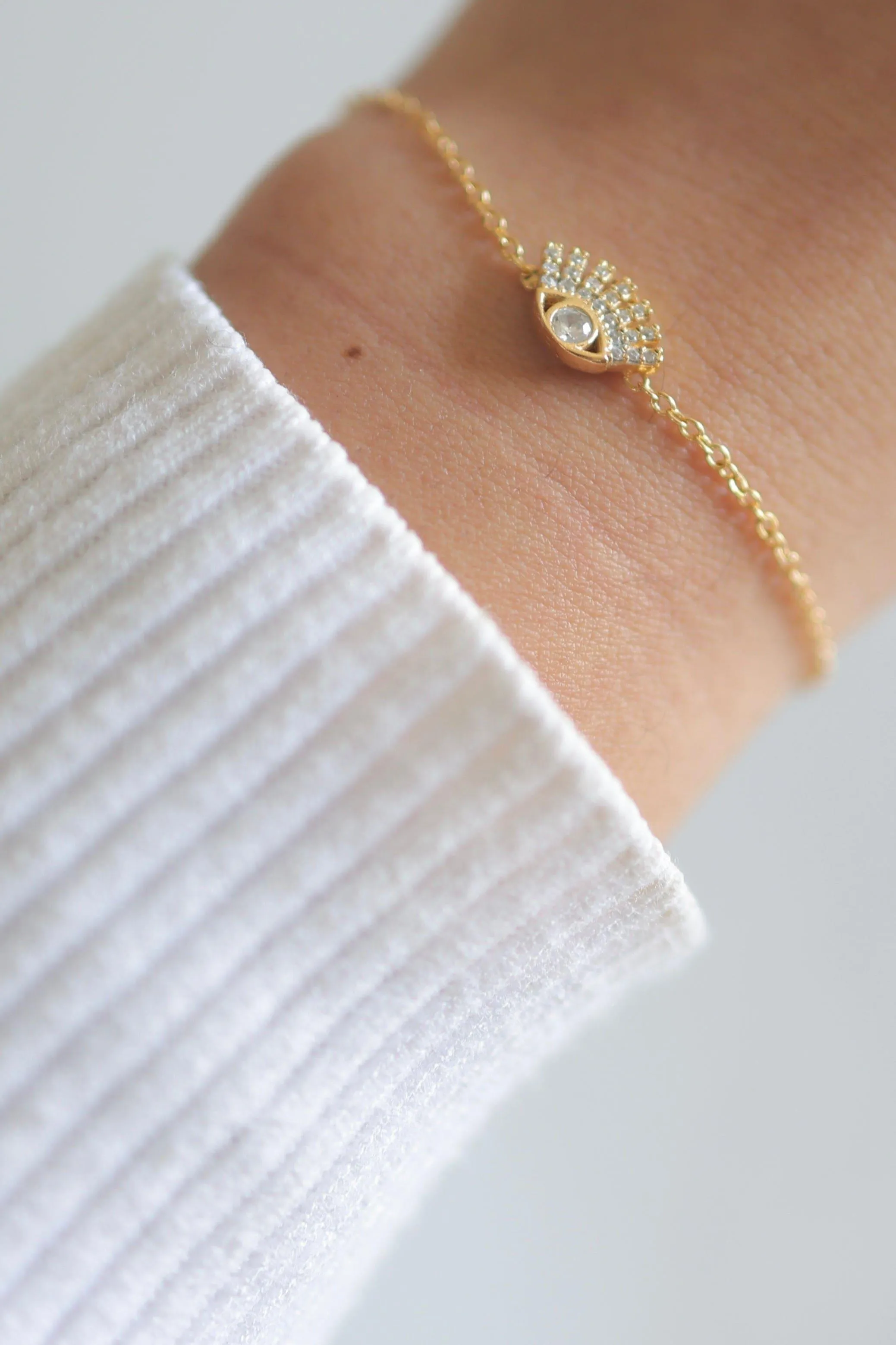 Dainty Eye Gold Bracelet