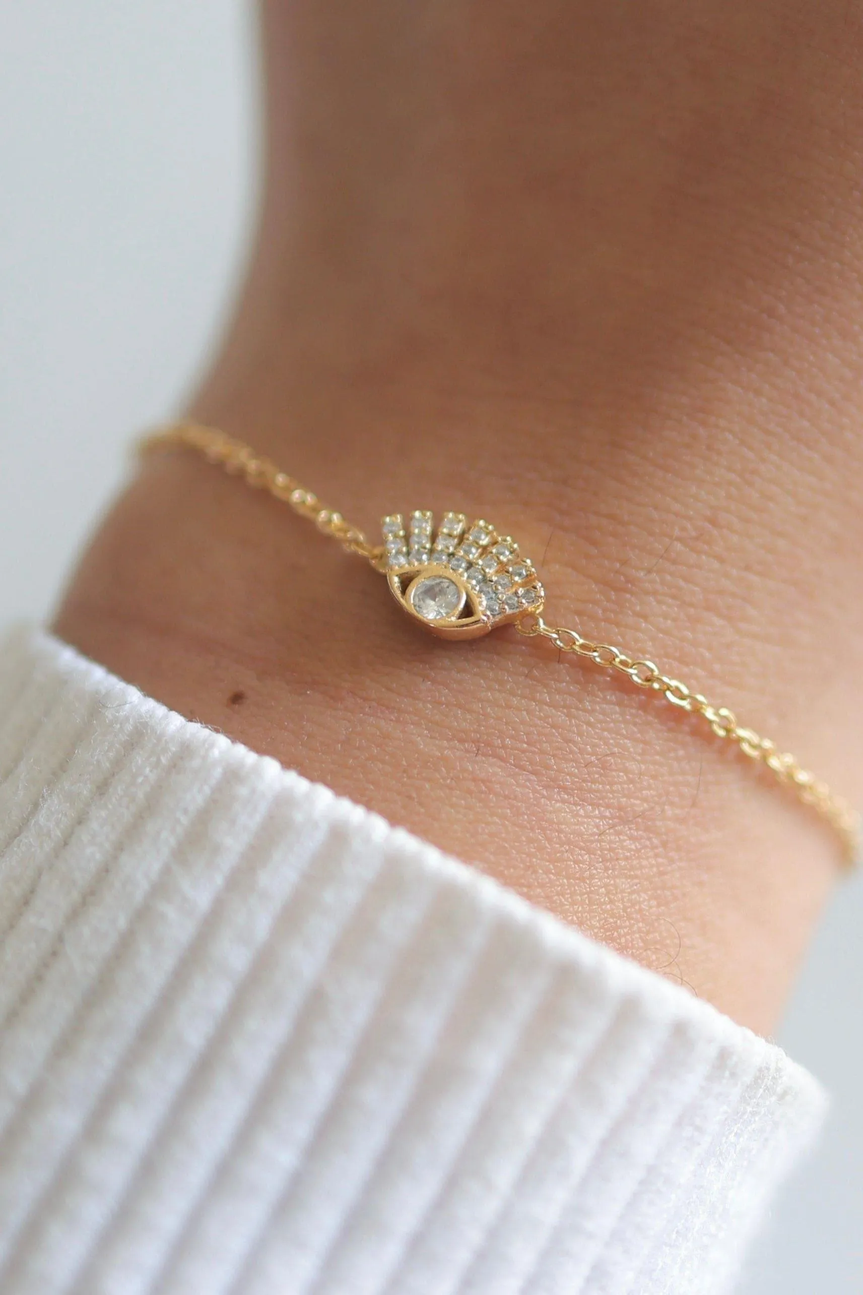 Dainty Eye Gold Bracelet