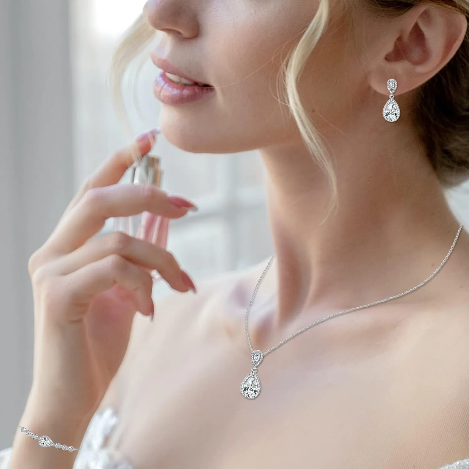 DHQH 4PCS Wedding Jewelry for Bridesmaid Cubic Zirconia Teardrop Necklace Earrings Bracelet Ring Set Bridesmaid Jewelry Set for Women Party Jewelrys Gift
