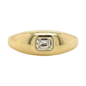 EMERALD DIAMOND BEZEL RING