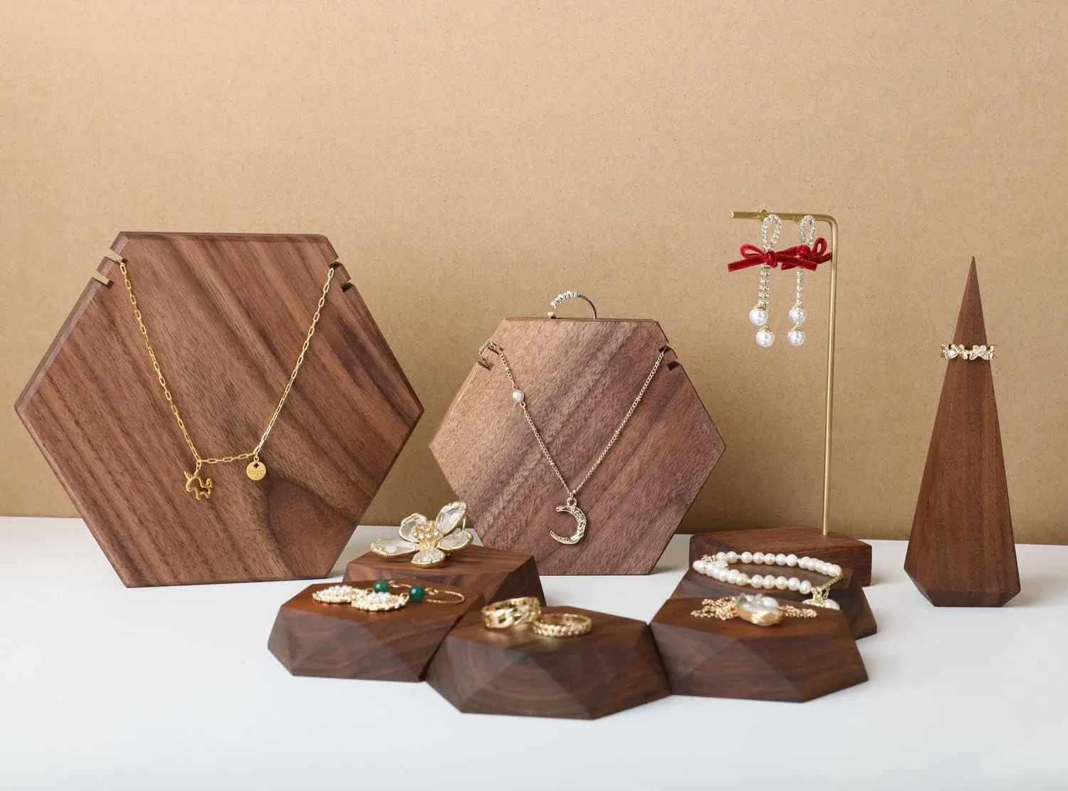 GemeShou Wood Necklace Display Stand, Walnut Hexagon Board Jewelry Holder for Show, Hanging Long Necklace Retail Jewelry organizerHexagon Necklace holder-Large