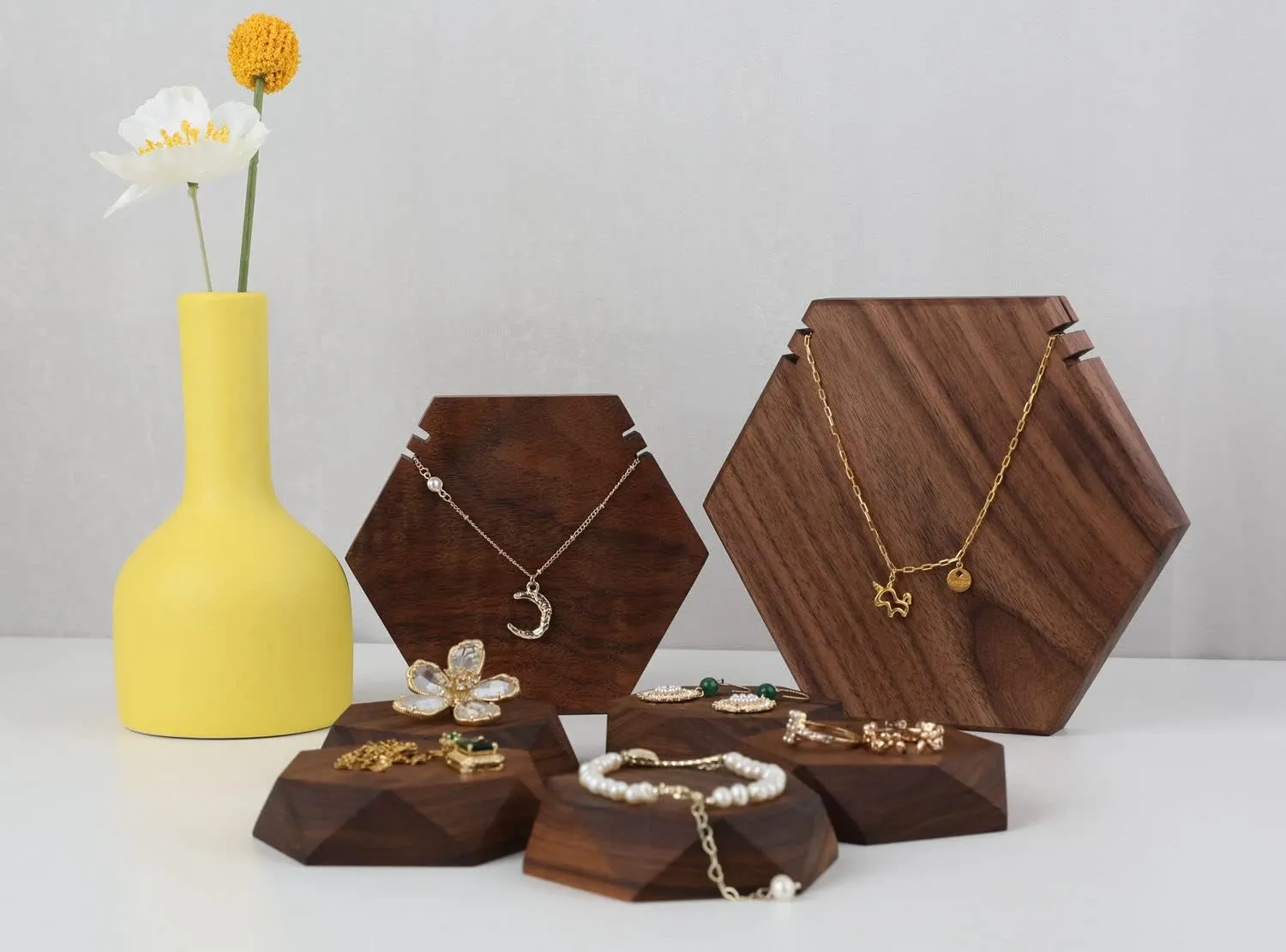 GemeShou Wood Necklace Display Stand, Walnut Hexagon Board Jewelry Holder for Show, Hanging Long Necklace Retail Jewelry organizerHexagon Necklace holder-Large