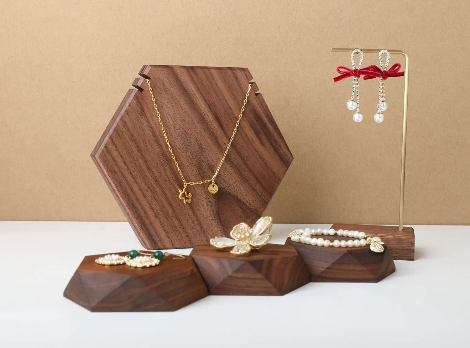 GemeShou Wood Necklace Display Stand, Walnut Hexagon Board Jewelry Holder for Show, Hanging Long Necklace Retail Jewelry organizerHexagon Necklace holder-Large