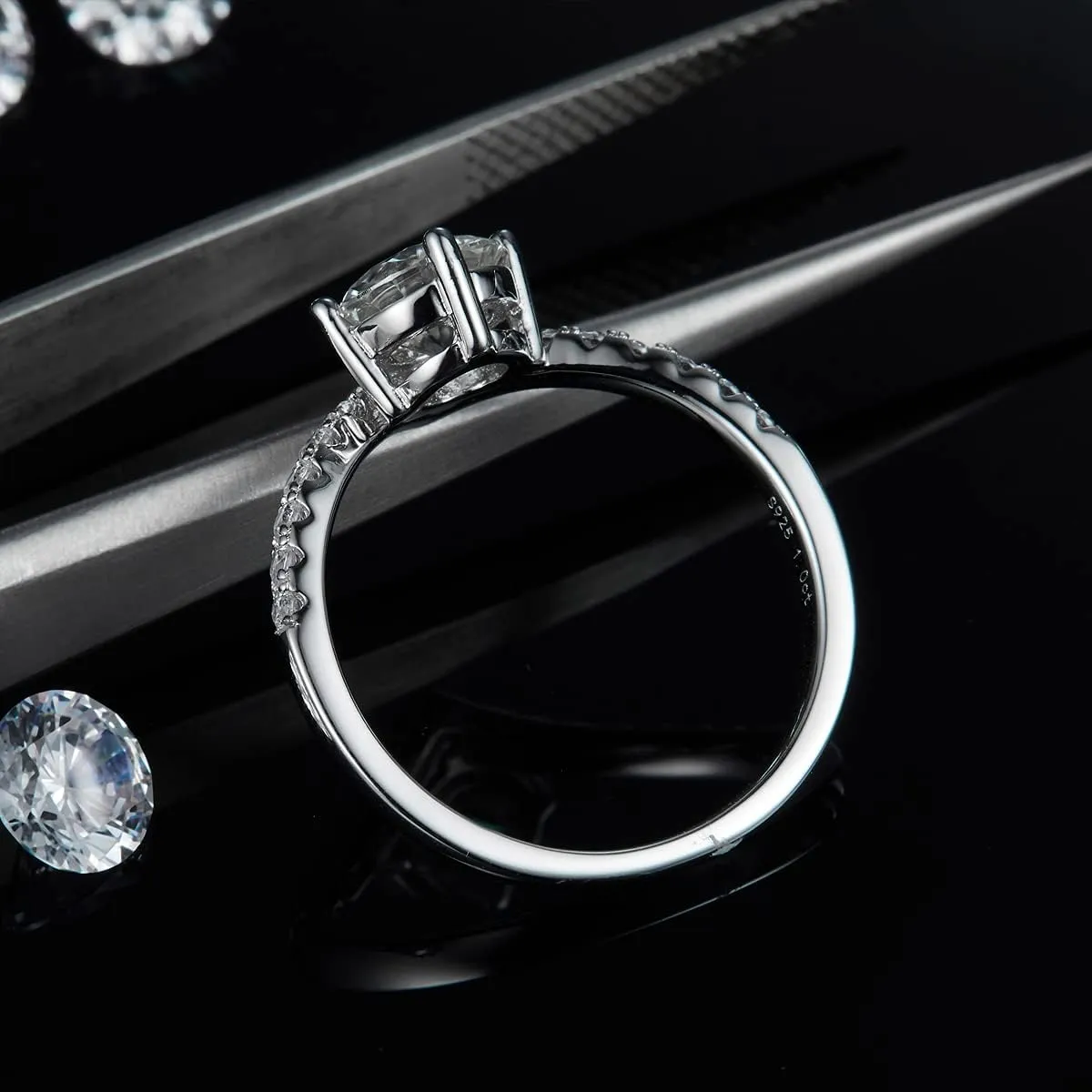 Gem's Beauty Moissanite Rings 925 Sterling Silver 1.0Ct VVS1 Moissanite Wedding Rings imitation Diamond Band Ring For Women Engagement Jewelry (Size 5-10)