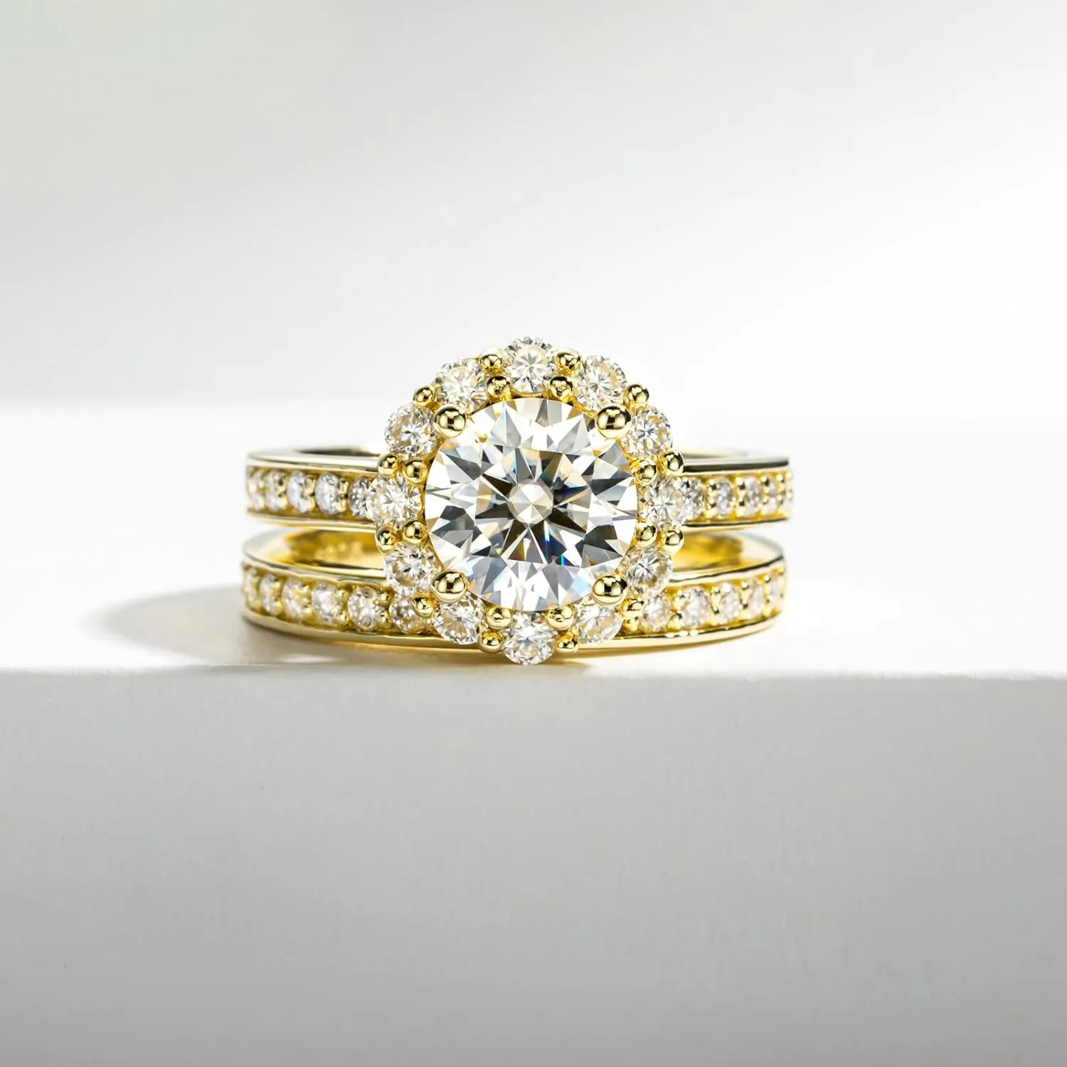 Moissanite Halo Wedding Rings Set D Color VVS1 Round Cut 14K Yellow Gold Plated 925 Sterling Silver Promise Anniversary Engagement Bridal Rings Set for Women