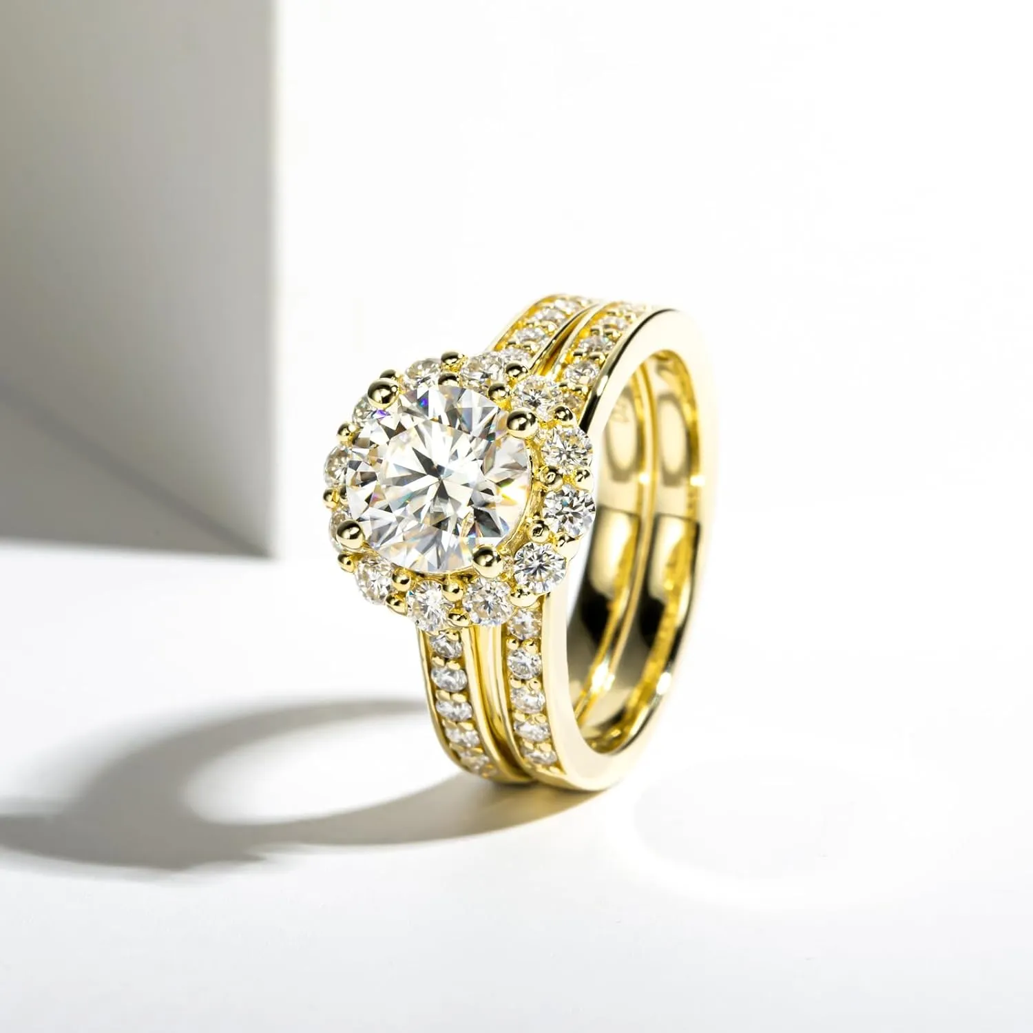 Moissanite Halo Wedding Rings Set D Color VVS1 Round Cut 14K Yellow Gold Plated 925 Sterling Silver Promise Anniversary Engagement Bridal Rings Set for Women