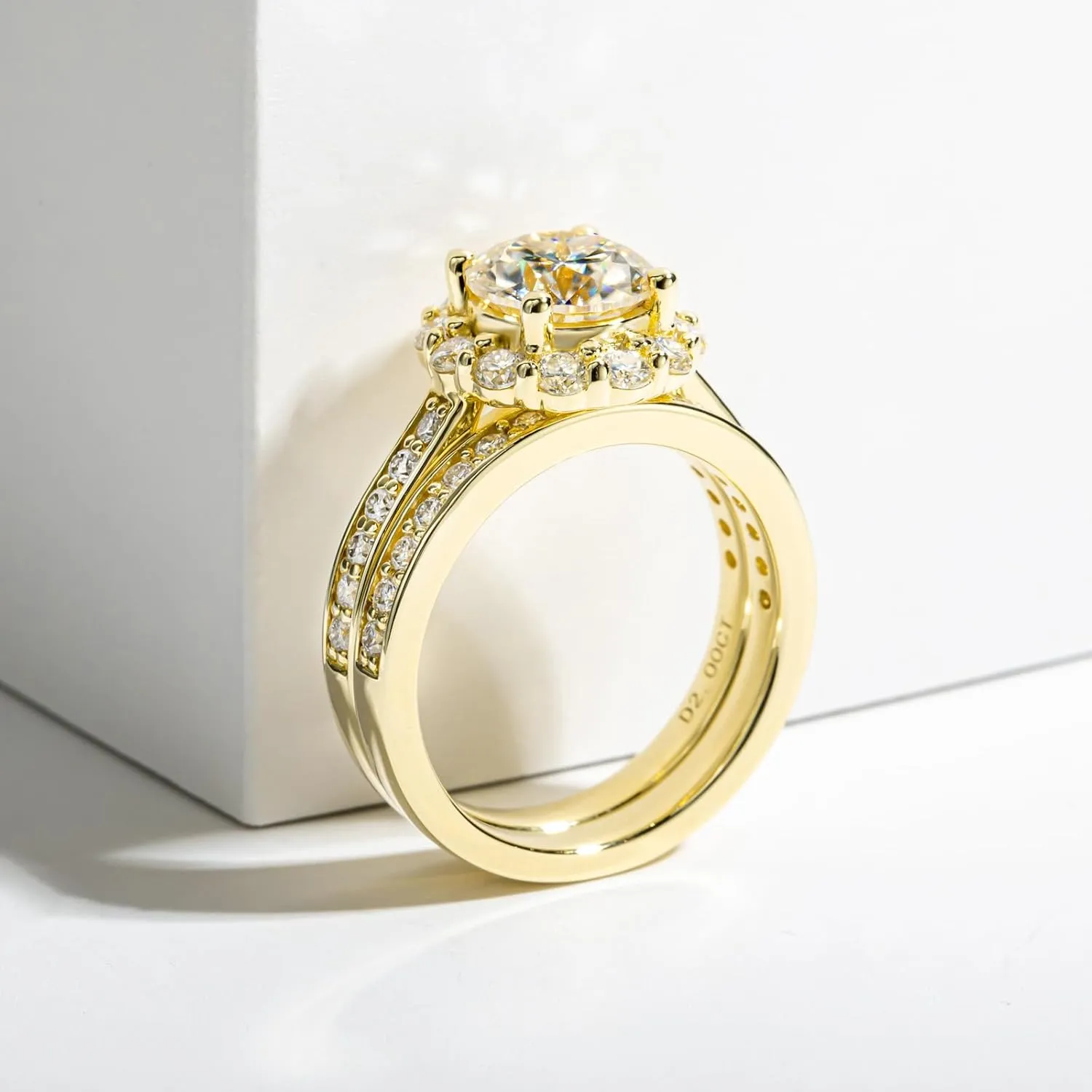 Moissanite Halo Wedding Rings Set D Color VVS1 Round Cut 14K Yellow Gold Plated 925 Sterling Silver Promise Anniversary Engagement Bridal Rings Set for Women