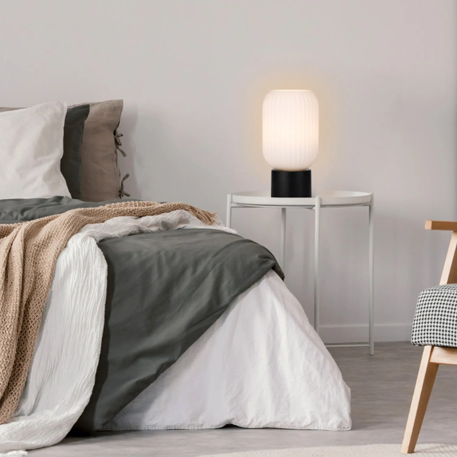 Nori Table Lamp in Black/Opal Matt