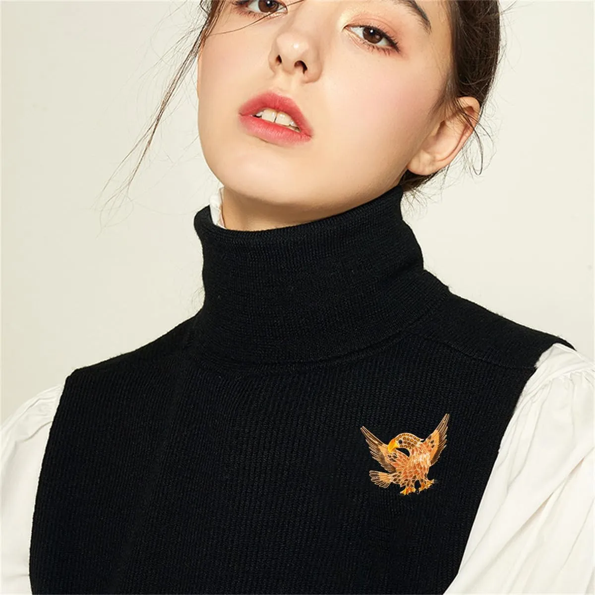 Rhinestone Eagle Bird Brooch Pin for Women Unisex Gold Plated Crystals Flying Wing Hawk Brooches Lapel Pins Suit Collar Dress Accessories Lightweight Jewelry for Holiday Birthday Party