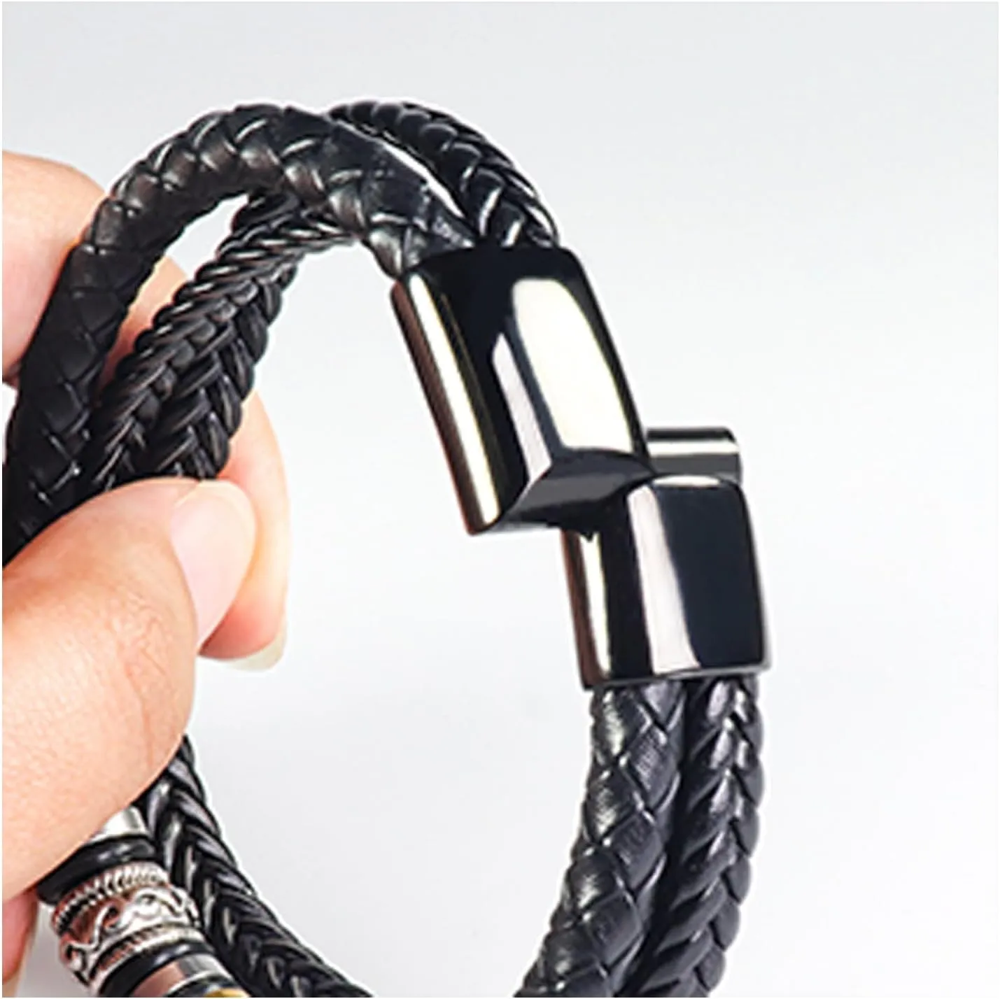 Son's Infinity Knot Bracelet, To My Son Infinity Knot Leather Bracelet From Mom Forever Linked Together Bracelets for My Son Stainless Steel Engraved Jewelry for Birthday Christmas