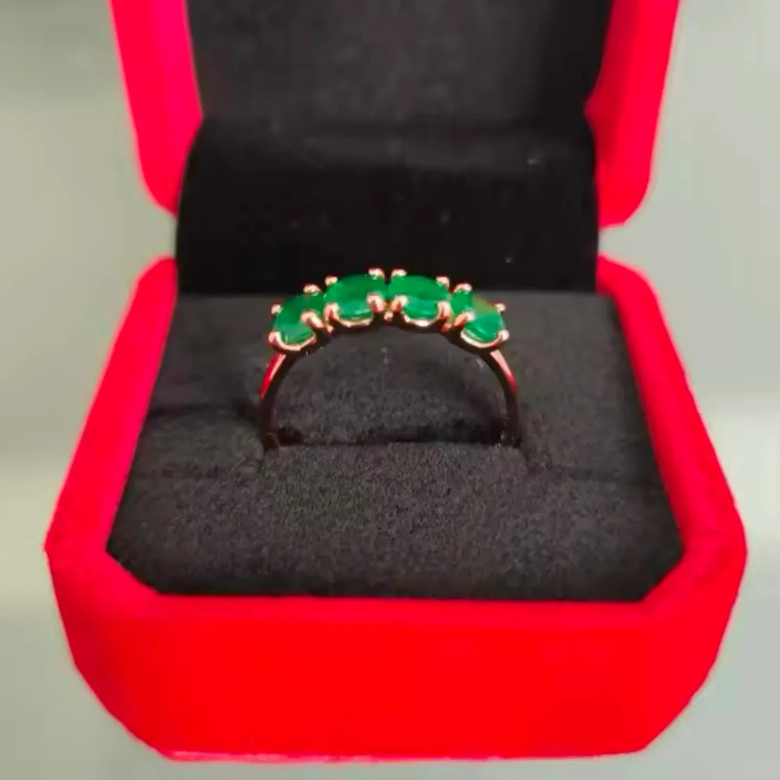 Stunning Round Natural 4 Stone Emerald 18k Gold Ring Womens Size 8 New