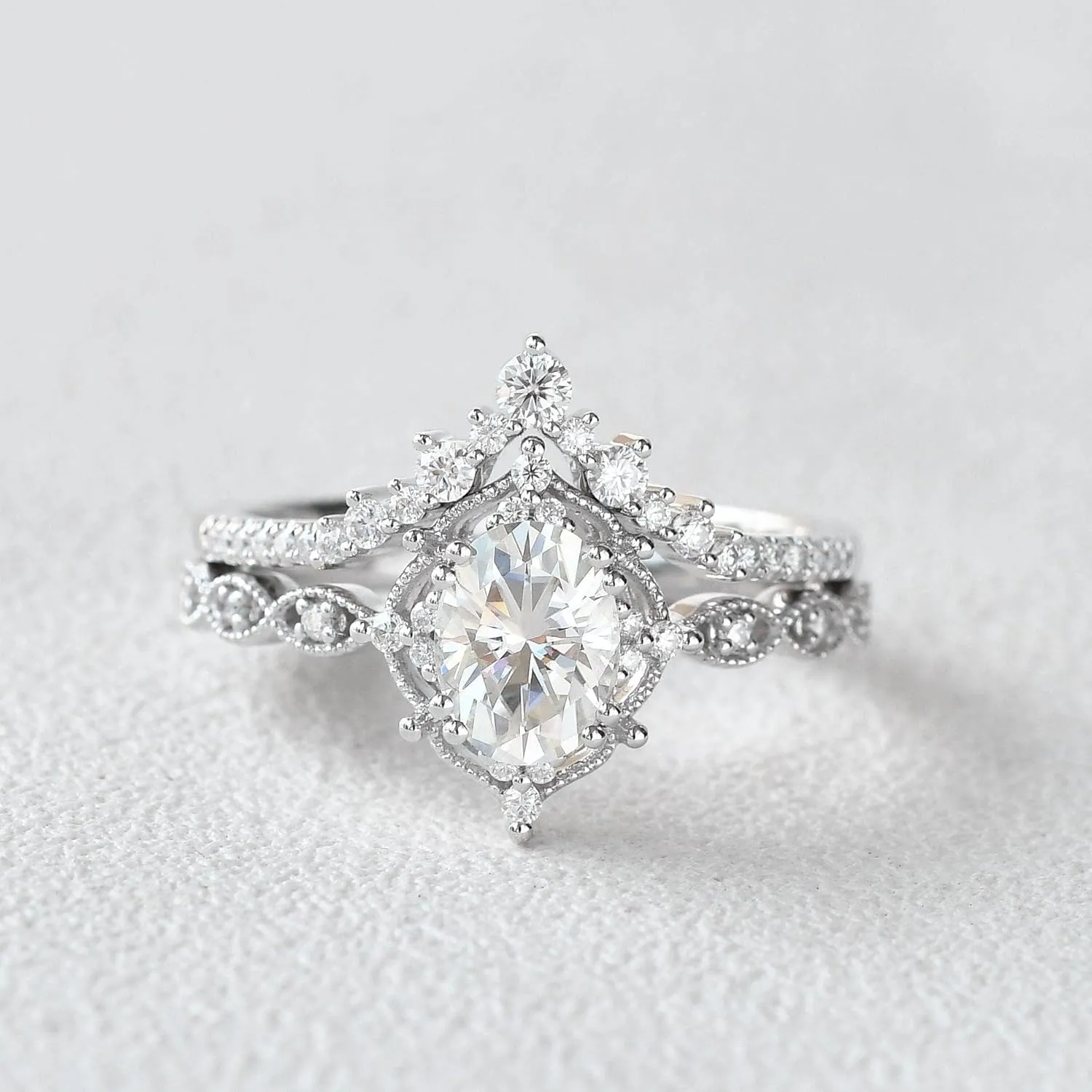 YDD 925 Sterling Silver 1.5ct Oval Moissanite Engagement Rings for Women Bridal Set 2pcs Oval Vine Vintage Inspired V Shaped Wedding Band Anniversary